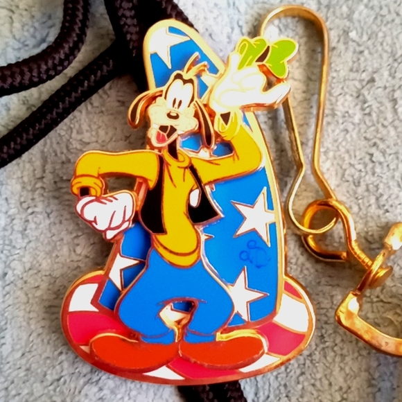 DISNEY GOOFY CAST LANYARD - Picture 2 of 8
